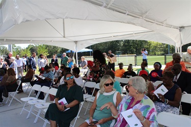 crowd1.jpg